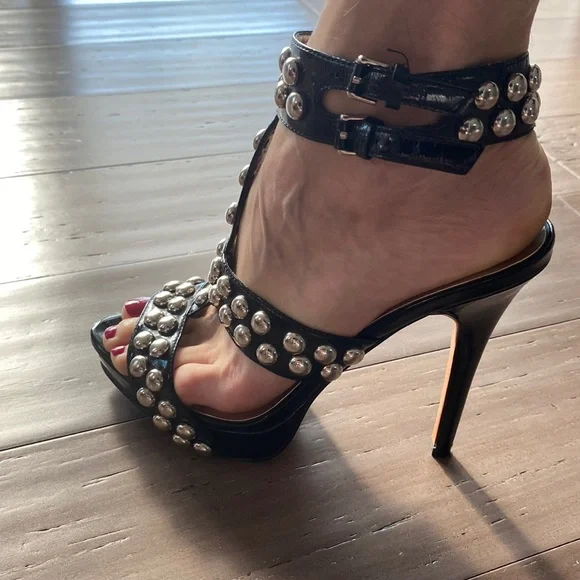 Report signature shoes hotsell